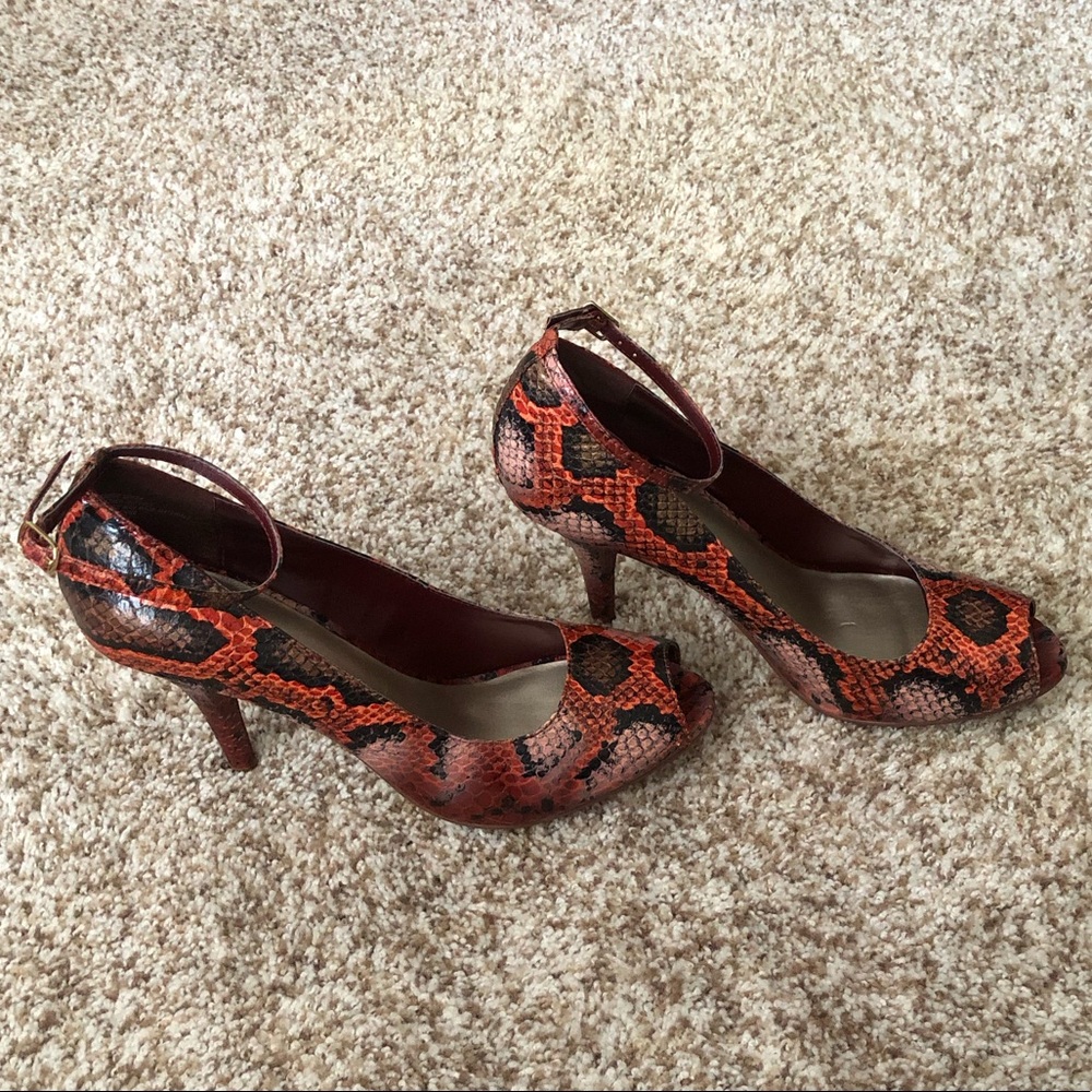 Diba painted snake skin heels 8.5